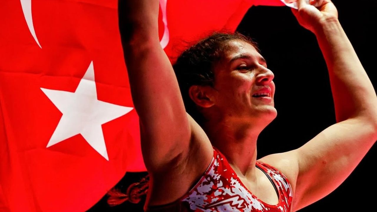 Nesrin Baş U23 Dünya Güreş Şampiyonu oldu!
