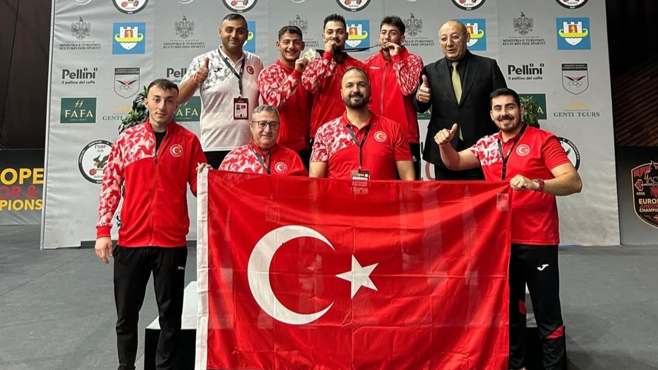 Mustafa Eliş Gençler Avrupa Halter Şampiyonu Oldu