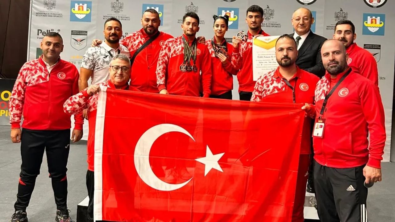 Milli Halterciler Avrupa Şampiyonası’na Damga Vurdu