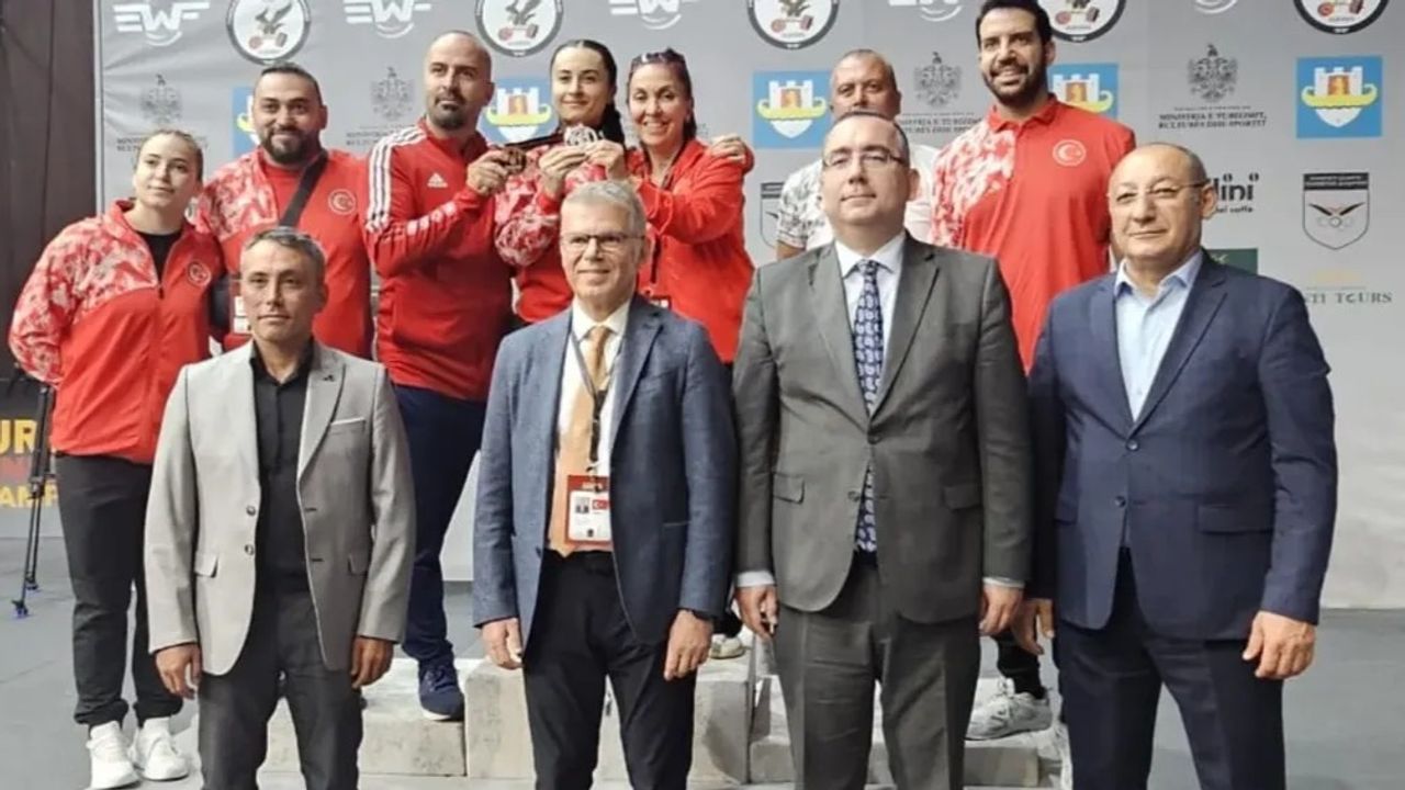 Aysel Özkan Avrupa Halter Şampiyonası’nda Gümüş Kazandı