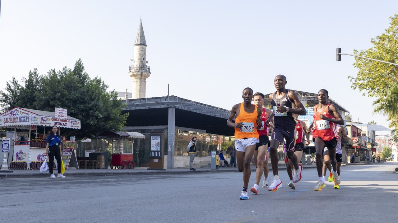 Tarsus Yarı Maratonu’nda Türk sporcular zirvede