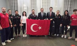 Büyükelçi Emin Akseki’den Avrupa Kupası Öncesi Milli Takıma Moral Ziyareti