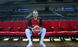Oğuz Savaş Parkelere Veda Etti
