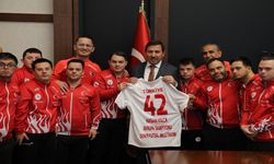 Down Futsal Milli Takımı’ndan Karatay Belediyesi’ne anlamlı ziyaret Konya’da kamp yapan Down Futsal Milli Takımı, Karata