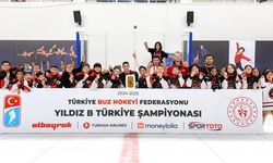 Yıldız B Ligi 2024-2025 Sezonu Şampiyonu Buz Korsanları