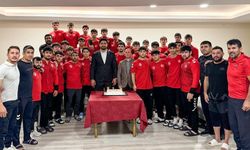 Taha Akgül'den U17 Serbest Güreş Milli Takımı’na Moral Ziyareti