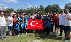 Kadın Kriketçilerden Avrupa'da Tarihi Şampiyonluk