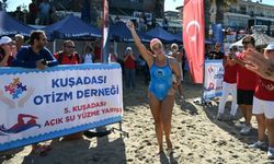 Bengisu Avcı Otizmli Bireyler İçin Kuşadası’nda Yüzdü