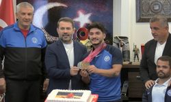 Muhammed Furkan Özbek, 15 yıl sonra dünya şampiyonu oldu