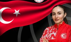 Cansel Özkan Dünya Halter Şampiyonası’nda sahnede