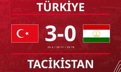 Kadın Voleybol Takımı set vermeden finalde