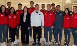 Aerobik milli takım kafilesi Gence’de karşılandı