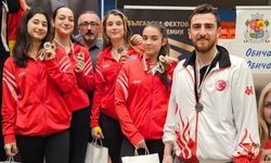 Yıldız Kadın Kılıç Takımımız Sofya’da Bronz Madalya Kazandı