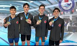 4x100m Karışık Bayrak Takımı CECJM’de rekorla şampiyon