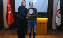 Pemra Özgen Tenise Veda Etti: Kortlara Veda Gecesi