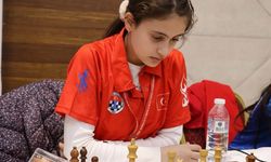 Elif Defne Özer Satrançta Dünya Şampiyonu Oldu