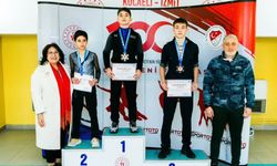 Genç Erkekler Artistik Buz Pateni’nde Parladı