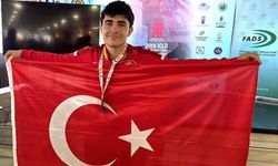 Ege Yazar Dünya Gençler Satranç’ta tarih yazdı