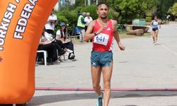 Salih Korkmaz yarı maraton yürüyüşte Türkiye rekoru kırdı