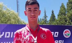 Muhammed Emir Işık'tan U18 Türkiye rekoru geldi