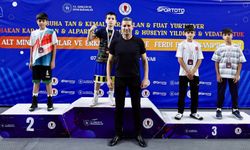 U13 Türkiye Boks Şampiyonası’nda Genç Boksörler Kürsüde
