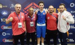 Selçuk Efe Şentürk U19 Avrupa Boks’ta Tur Atladı