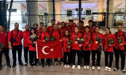 Genç Badminton Millileri Avrupa’dan Tarihi Başarıyla Döndü