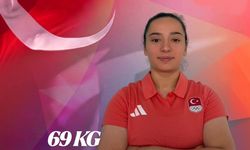 Nuray Güngör’den Taranto’da 124 Kiloluk Bronz