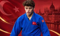 İbrahim Demirel Budapeşte’de Kürsüye Çıktı
