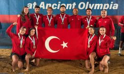 Türkiye COMEBA AirBadminton'da Şampiyon Oldu