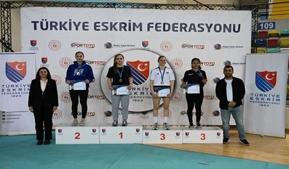 Balıkesir’de Flöre Heyecanı Sona Erdi: 285 Sporcu Piste Çıktı