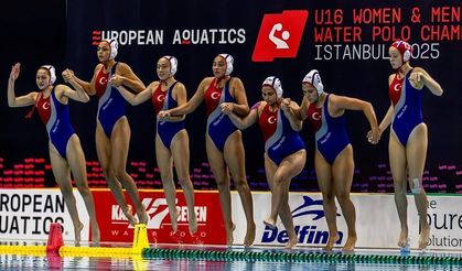 U16 Kadın Sutopu Milli Takımı Çeyrek Finalde!
