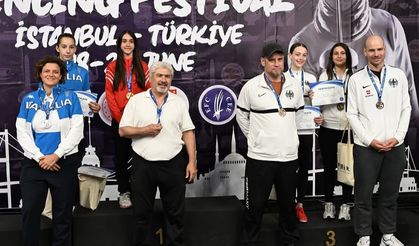 U14 Eskrim Festivali’nde Defne Salman’dan Altın Madalya