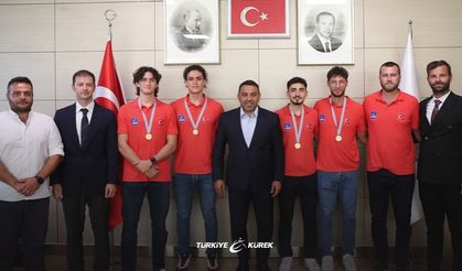 Kürek Federasyonu’ndan Bakanlığa Anlamlı Ziyaret