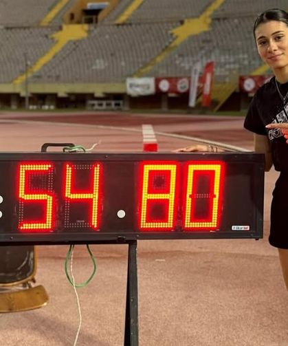 Aysel Önder’den 400 Metrede Dünya Rekoru!