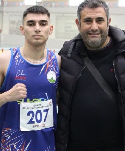 Muhammed Esad Ayna’dan U18 Türkiye Salon Rekoru