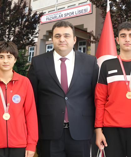 Şampiyon Öğrencilere Burs ve Ödül Desteği