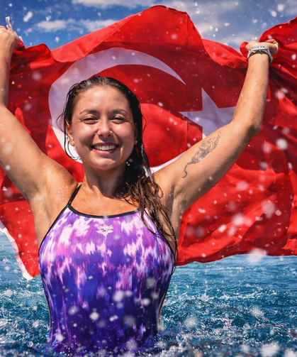 Bengisu Avcı, buzullardaki erimeye karşı kulaç atacak