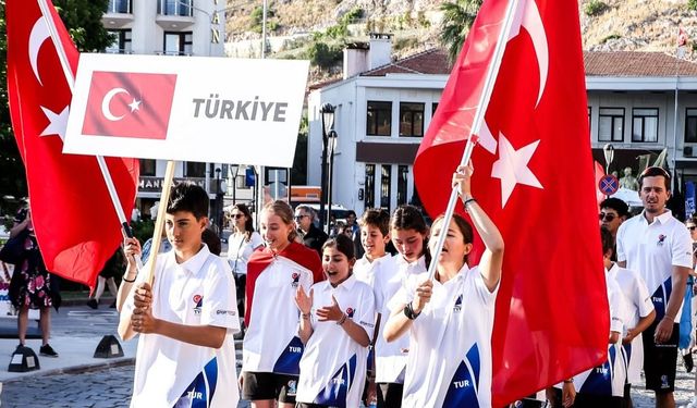 2025 Optimist Avrupa Şampiyonası’nın Açılışı Çeşme’de Coşkuyla Gerçekleşti