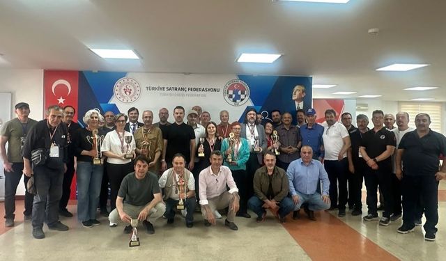 Türkiye Emektarlar Satranç Şampiyonası’nda Ustalar Hamlelerini Konuşturdu