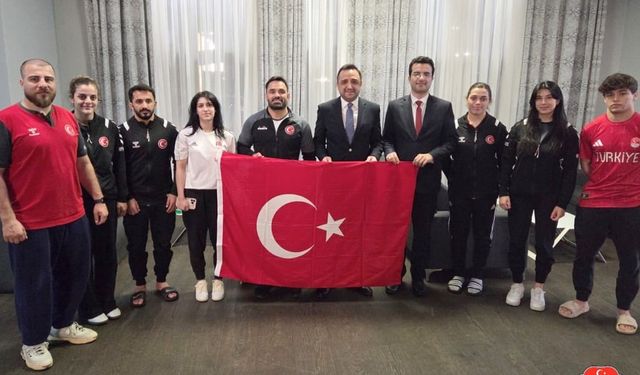 Büyükelçi Emin Akseki’den Avrupa Kupası Öncesi Milli Takıma Moral Ziyareti