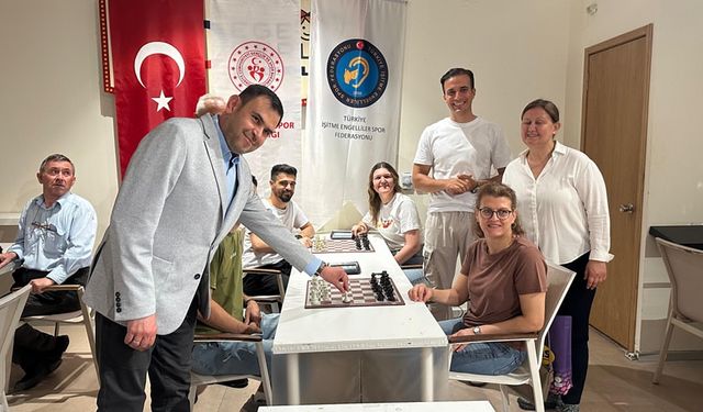 İşitme Engelli Sporcular İçin Satrançta Yeni Dönem: Yetenek Tarama Projesi İzmir’de Başladı
