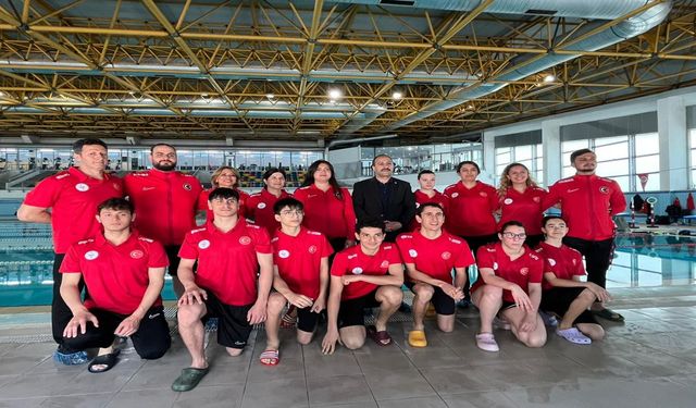 Özel Sporcular Yüzme Milli Takımı Paralimpik Hedefte