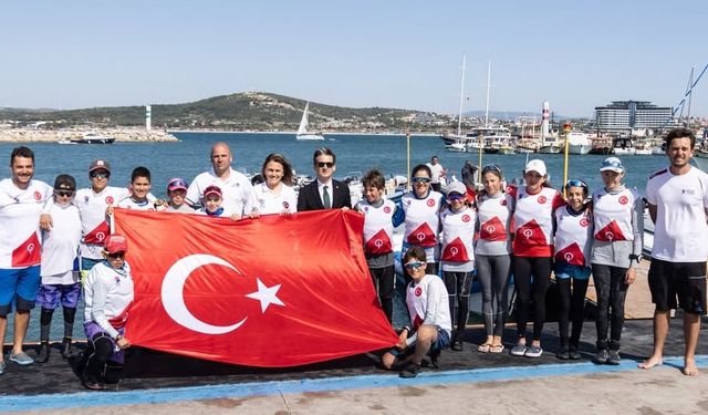 Çeşme Kaymakamı Mehmet Maraşlı’dan Optimist Millî Takımı’na Tebrik Ziyareti