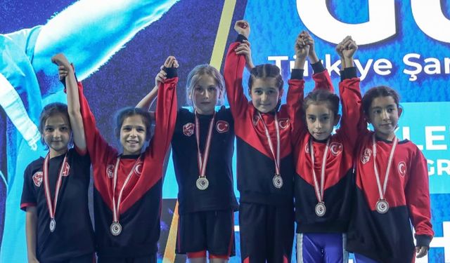 Minikler Kadınlar Türkiye Şampiyonası'nda madalyalar sahiplerini buldu
