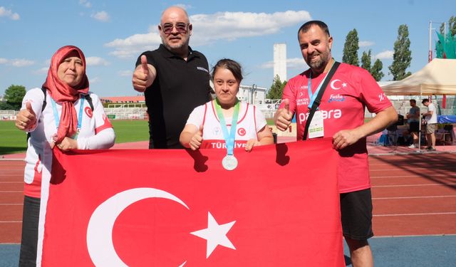 Münevvere Yılmaz 800 Metrede Avrupa İkincisi Oldu