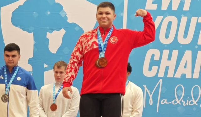 Burhan Erdem Gürçay, Avrupa Halter Şampiyonası’nda 3 madalya