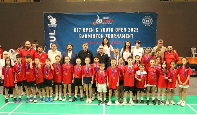 11 Yaş Altı Badmintoncular İstanbul’da Madalyaya Doydu