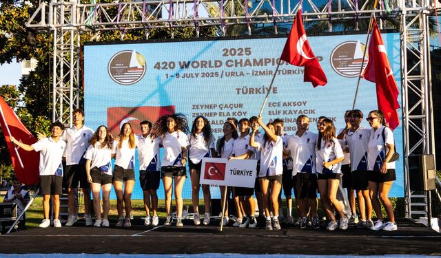 Yelkende 420 Dünya Şampiyonası İzmir’de resmen başladı