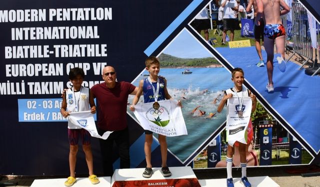 U11 erkeklerde Türk sporcular kürsüyü doldurdu